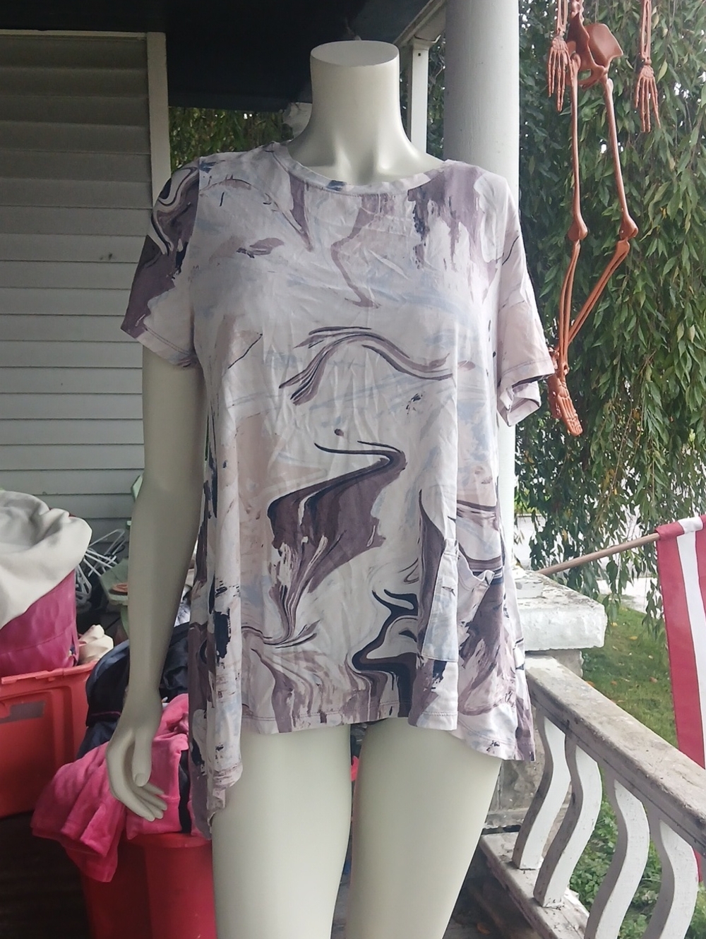 LOGO Abstract Marble Print Short Sleeve Top in Lavender, Cream And Blue